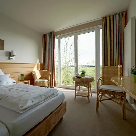 Landgasthof/hotel Hirsch Im Grünen 3*