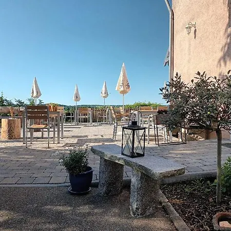 Landgasthof/hotel Hirsch Im Grünen 3*