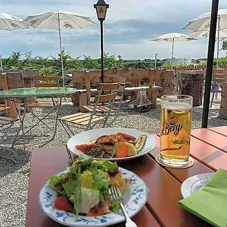 Landgasthof/hotel Hirsch Im Gruenen Hotel Mehrstetten